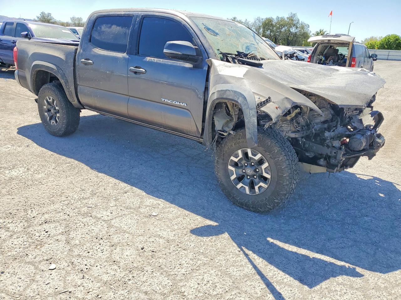 2017 Toyota Tacoma Trd Off-Road - Image 4