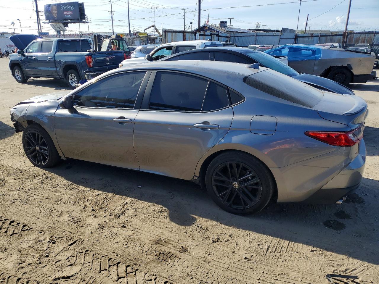 2025 Toyota Camry Se - Фото 2
