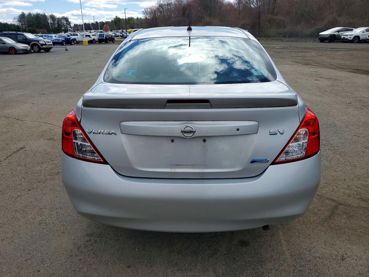 2013 Nissan Versa 1.6 S - Фото 6