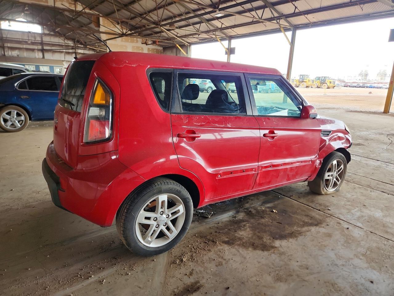 2011 Kia Soul + - Image 3