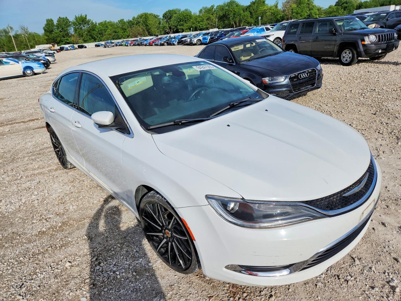 2015 Chrysler 200 Limited - Фото 4