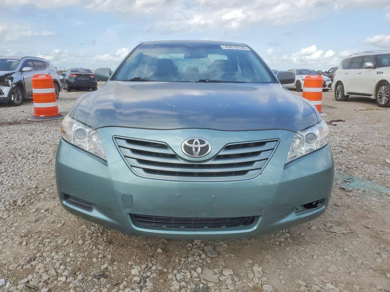2009 Toyota Camry Le - Image 5