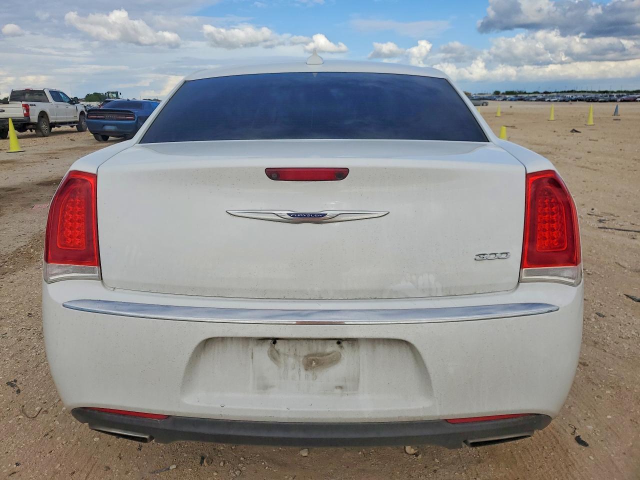 2020 Chrysler 300 Limited - Image 6