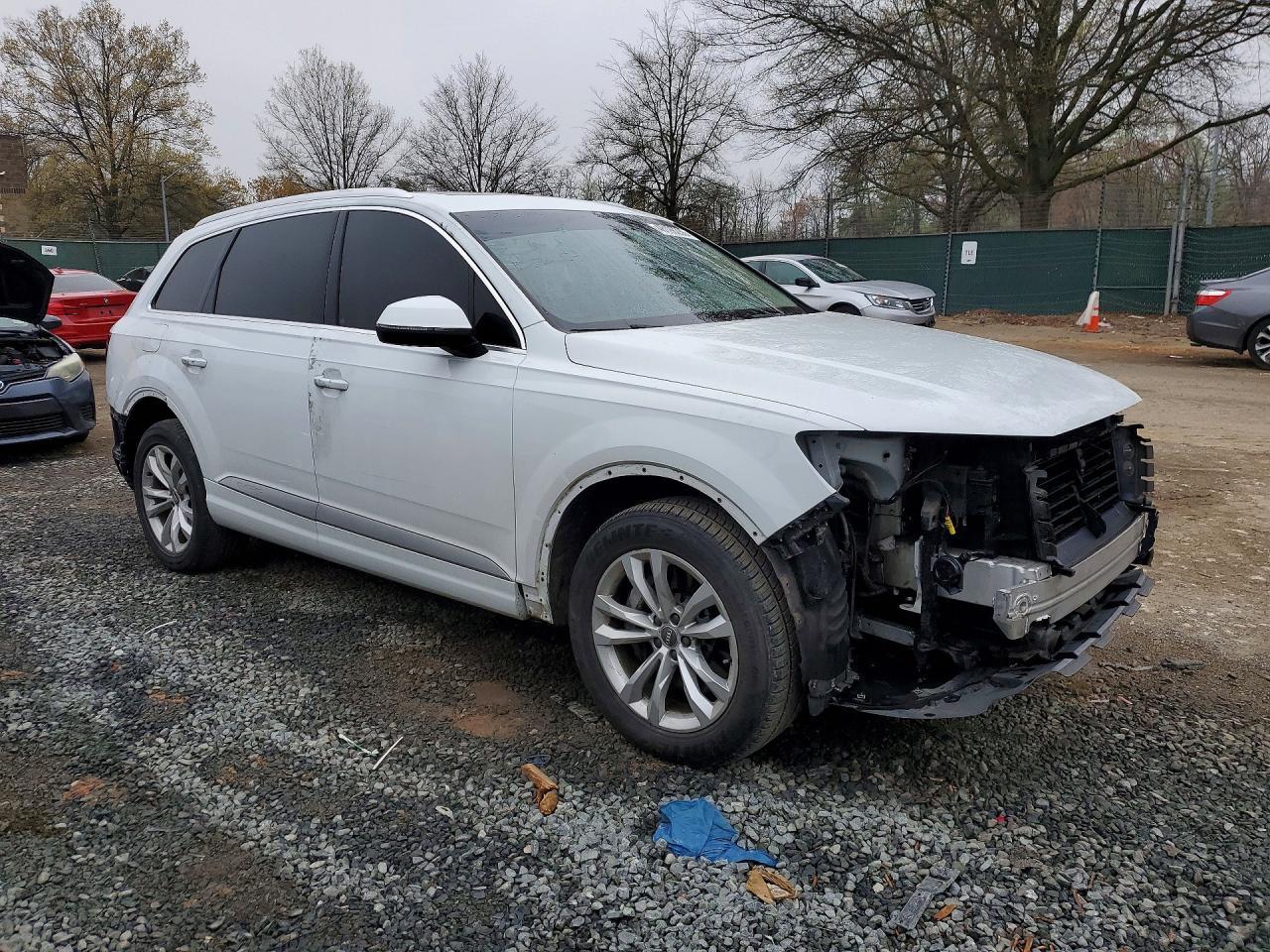 2017 Audi Q7 Premium Plus - Image 4