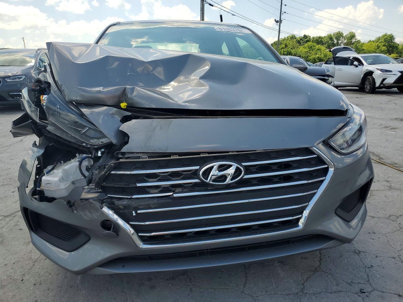2022 Hyundai Accent Se - Фото 5
