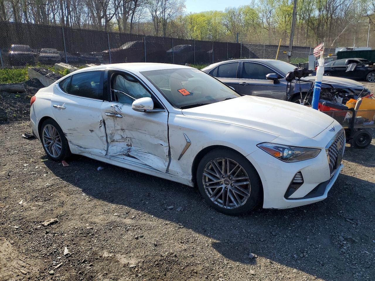 2021 Genesis G70 2.0T - Image 4