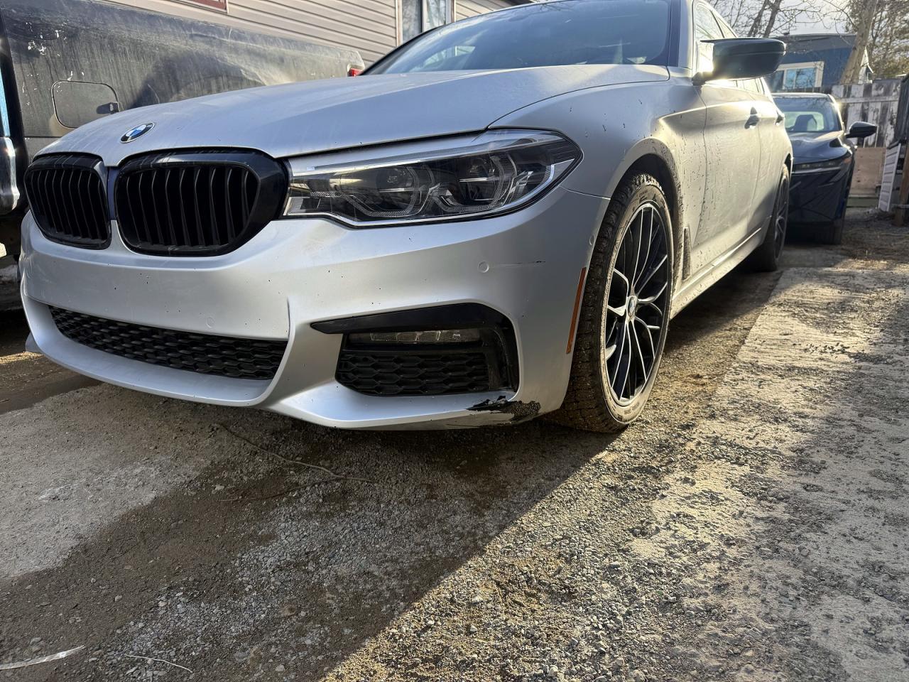 2020 BMW 530 Xi - Фото 5