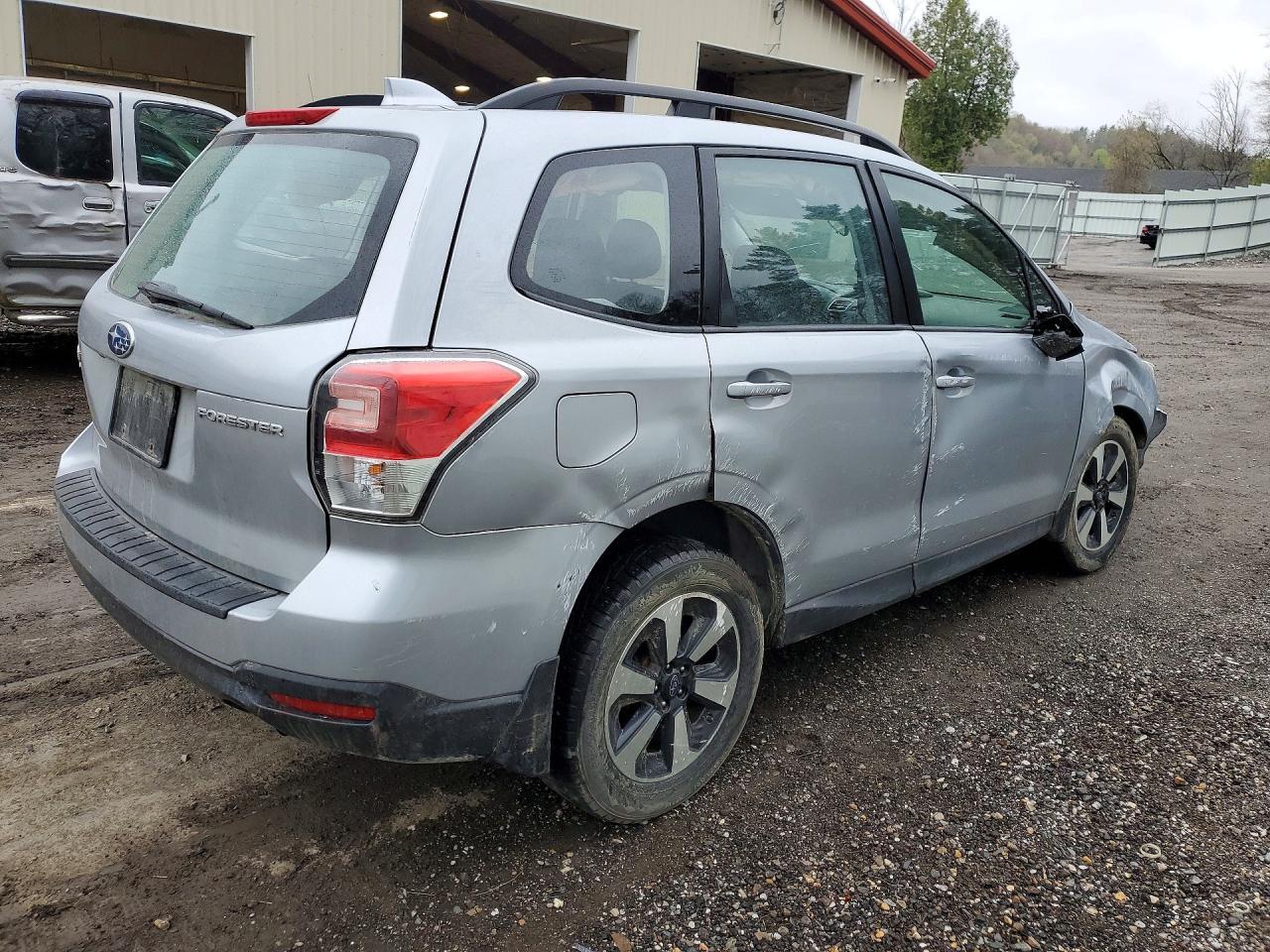 2018 Subaru Forester 2.5I - Image 3