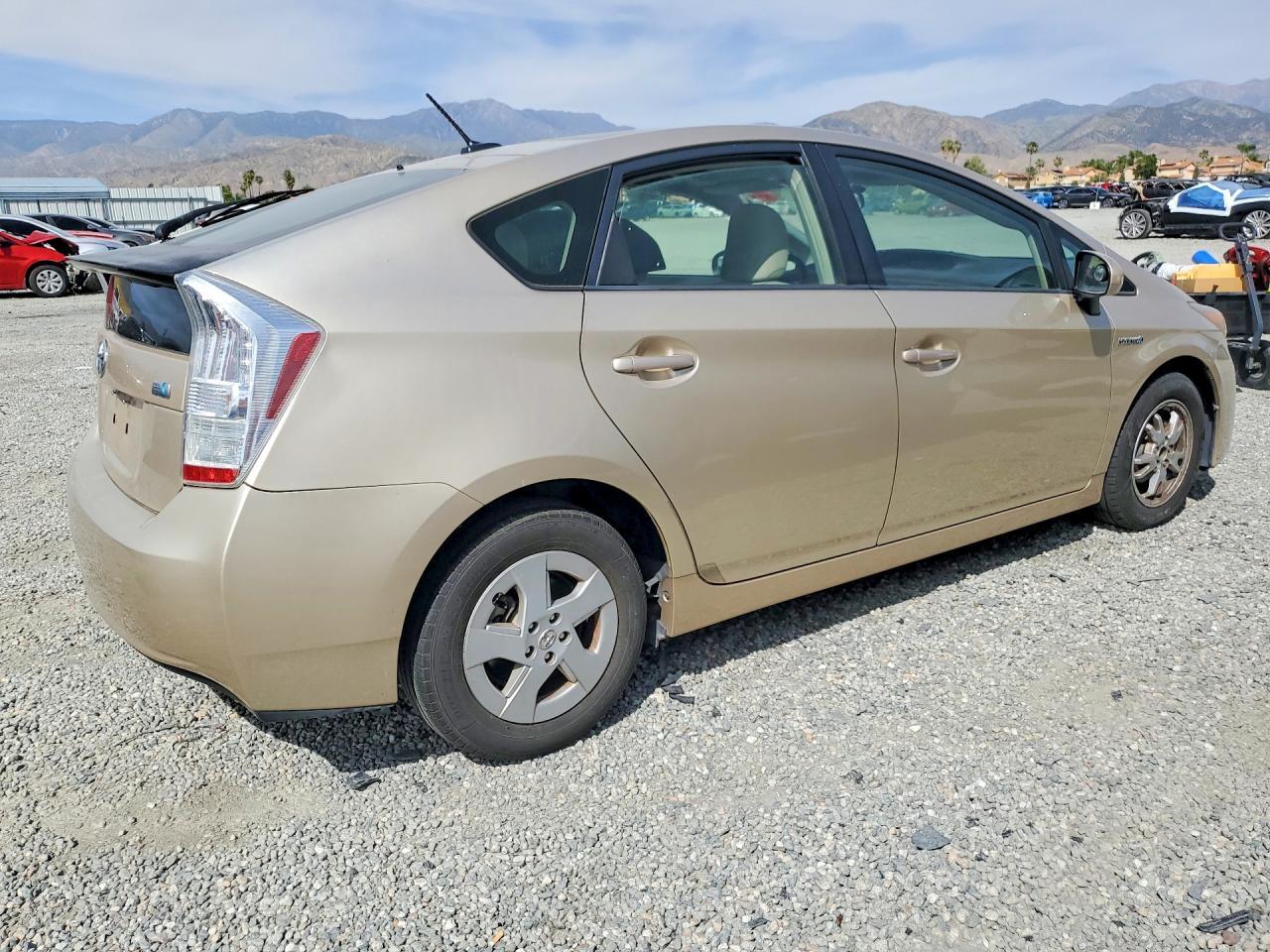2010 Toyota Prius Iii - Фото 3