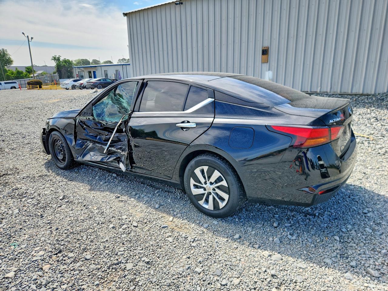 2022 Nissan Altima S - Фото 2