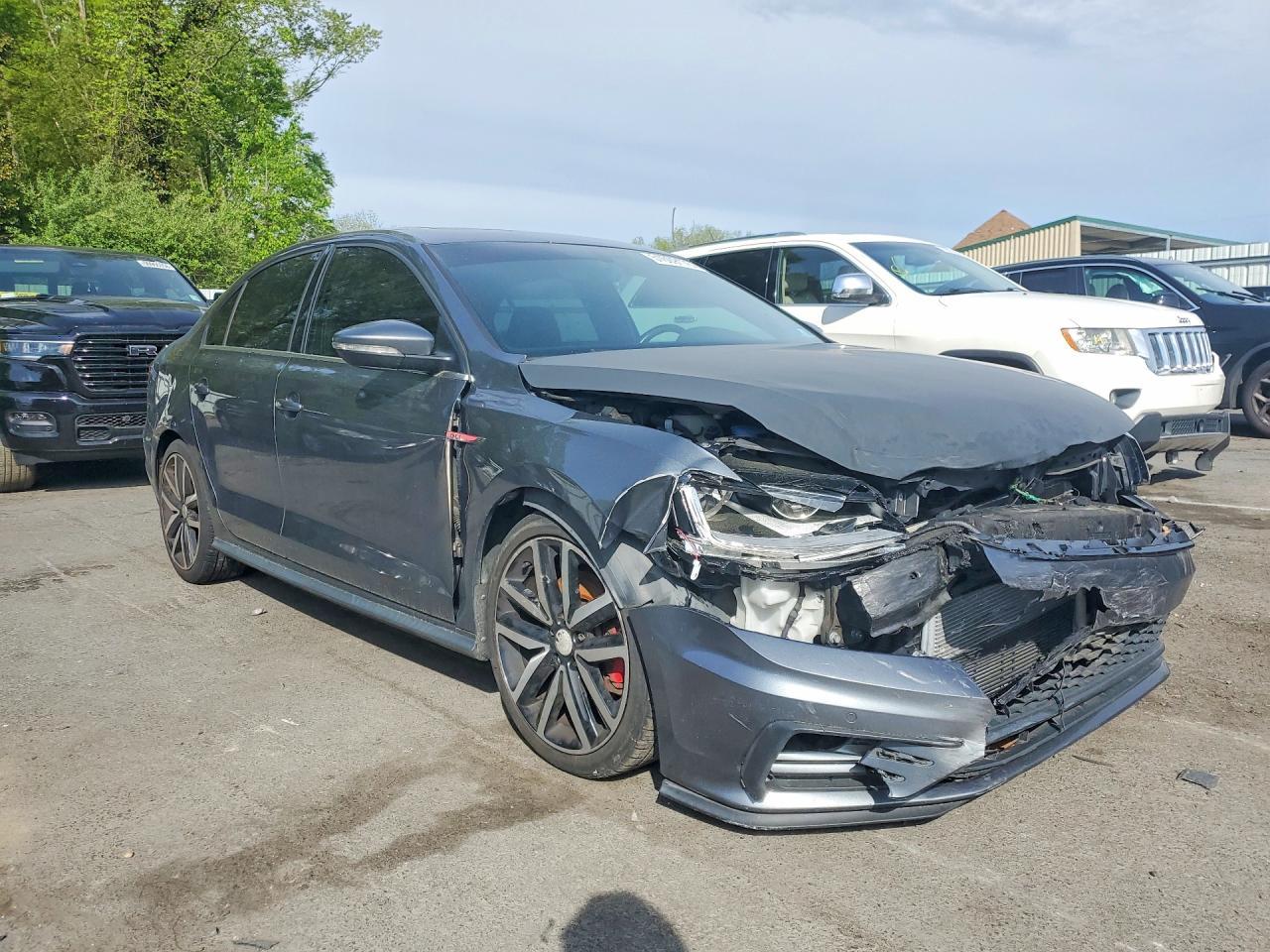 2018 Volkswagen Jetta Gli - Image 4