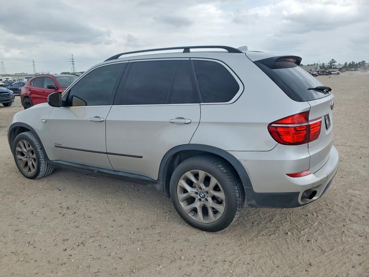 2013 BMW X5 xDrive35I - Image 2