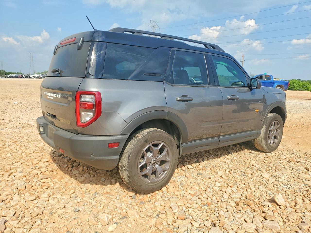 2024 Ford Bronco Sport Badlands - Image 3