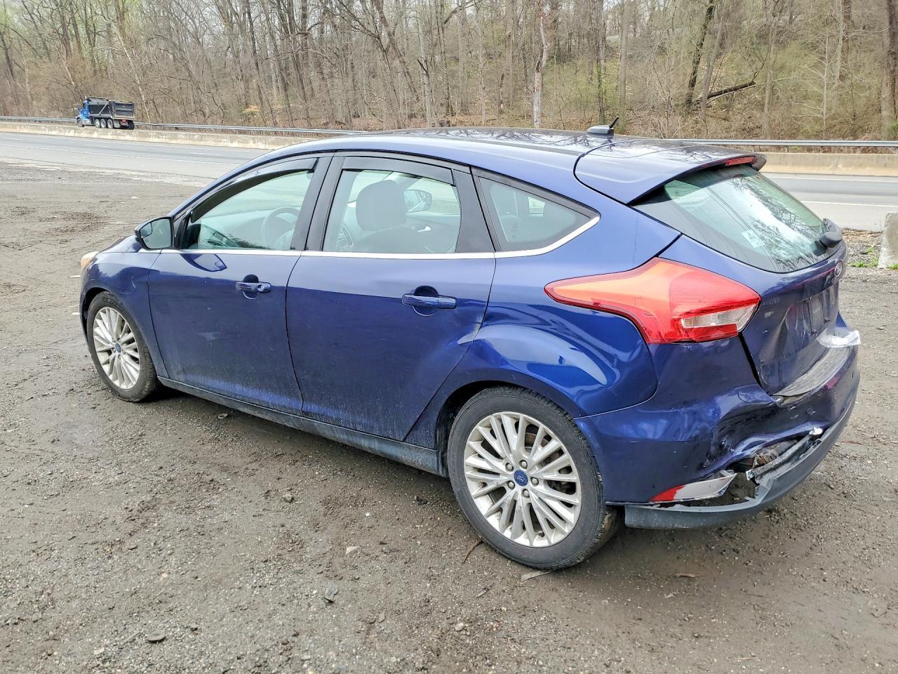2017 Ford Focus Titanium - Фото 2