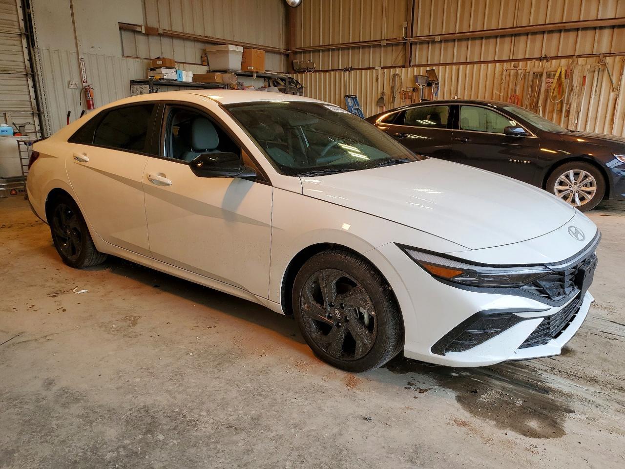 2026 Hyundai Elantra Sel Sport - Image 4