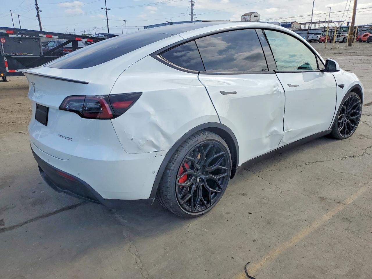 2022 Tesla Model Y - Фото 3