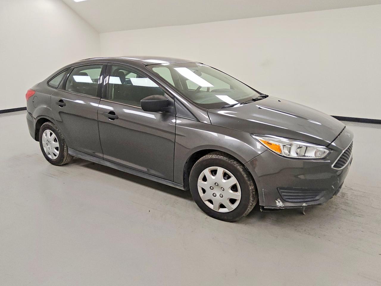 2017 Ford Focus S - Image 4