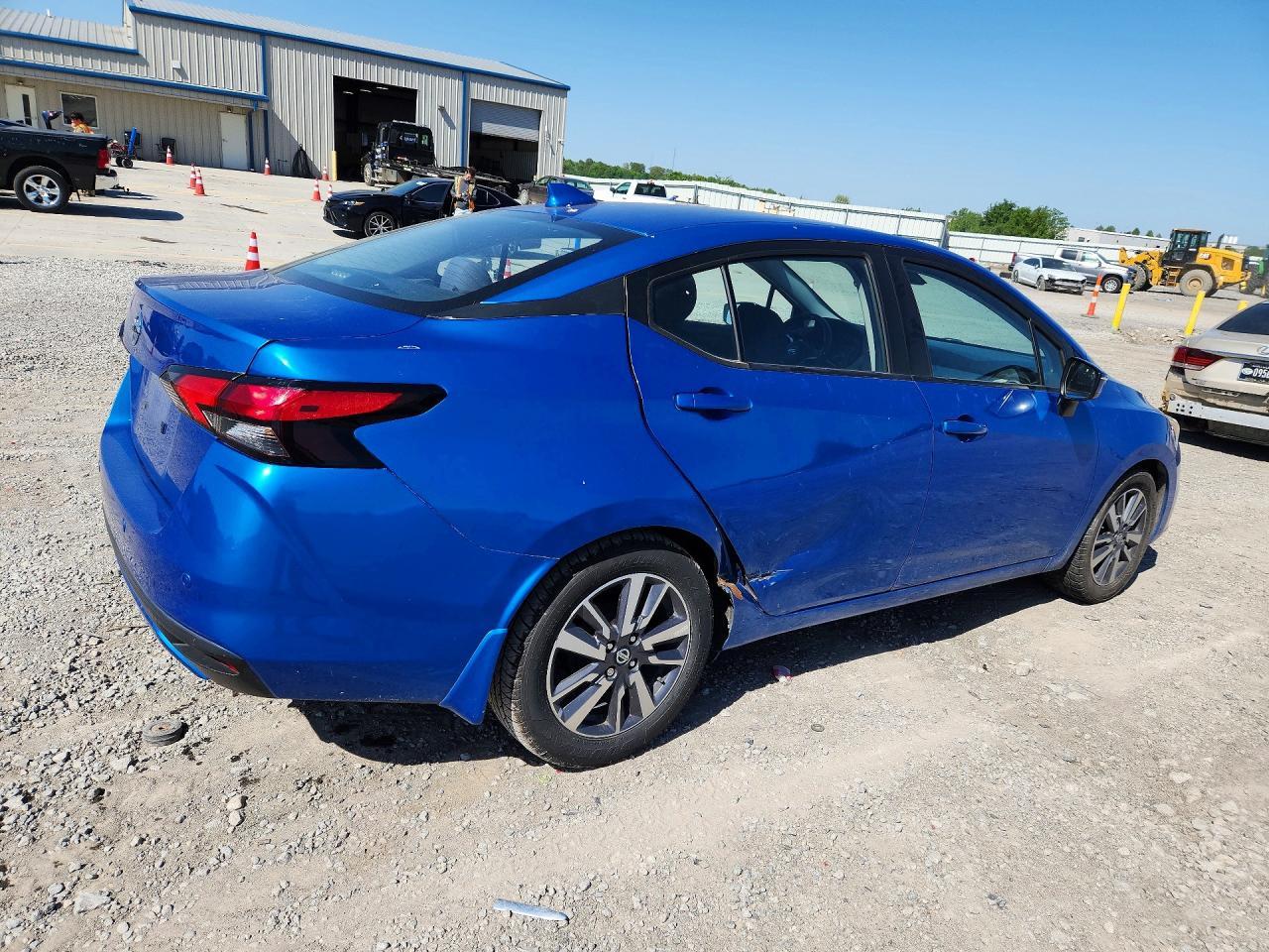2020 Nissan Versa Sv - Image 3