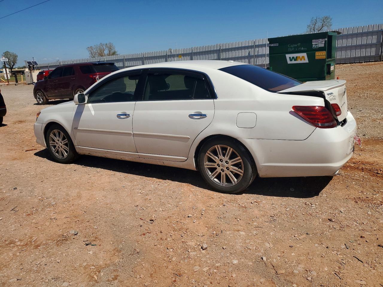 2010 Toyota Avalon Limited - Image 2