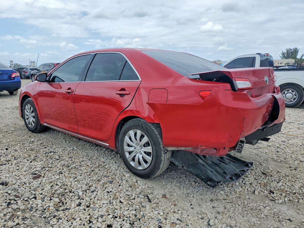 2014 Toyota Camry Le - Фото 2