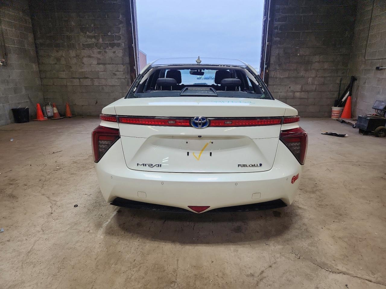2017 Toyota Mirai Base - Image 6