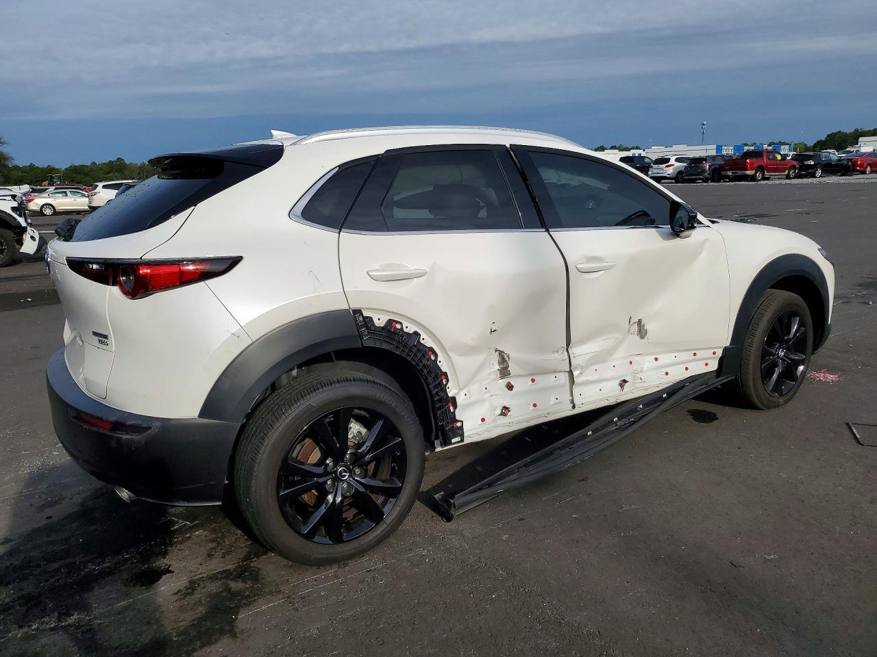 2024 Mazda Cx-30 Premium - Image 3