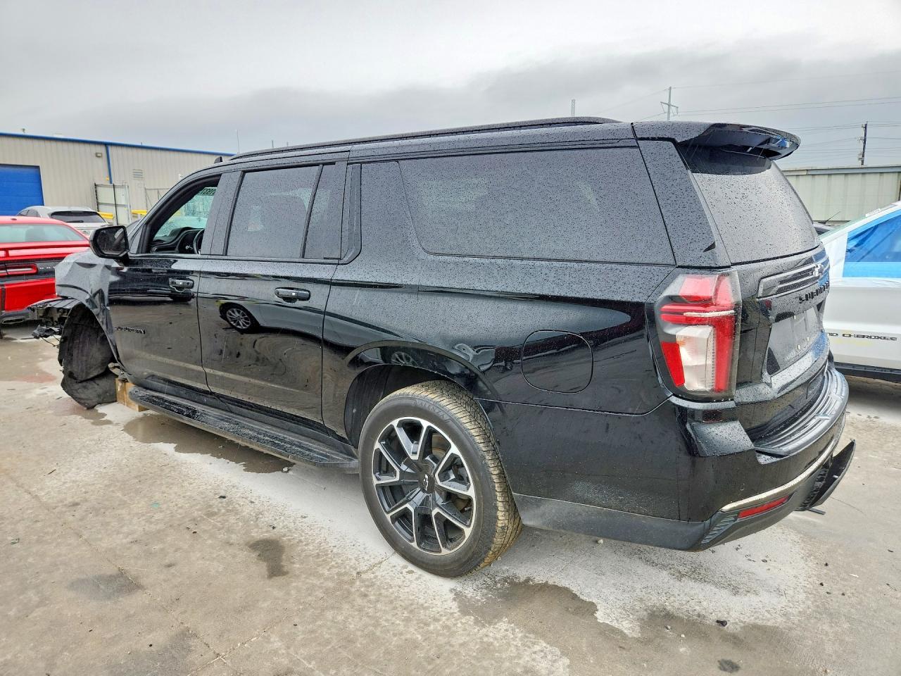 2021 Chevrolet Suburban C1500 Rst - Фото 2