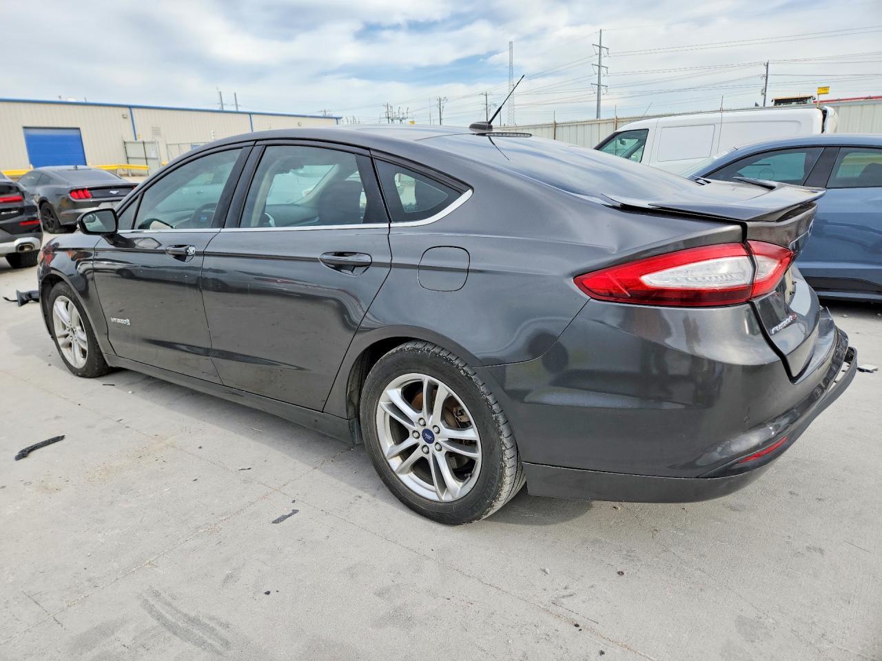 2015 Ford Fusion Se Hybrid - Image 2