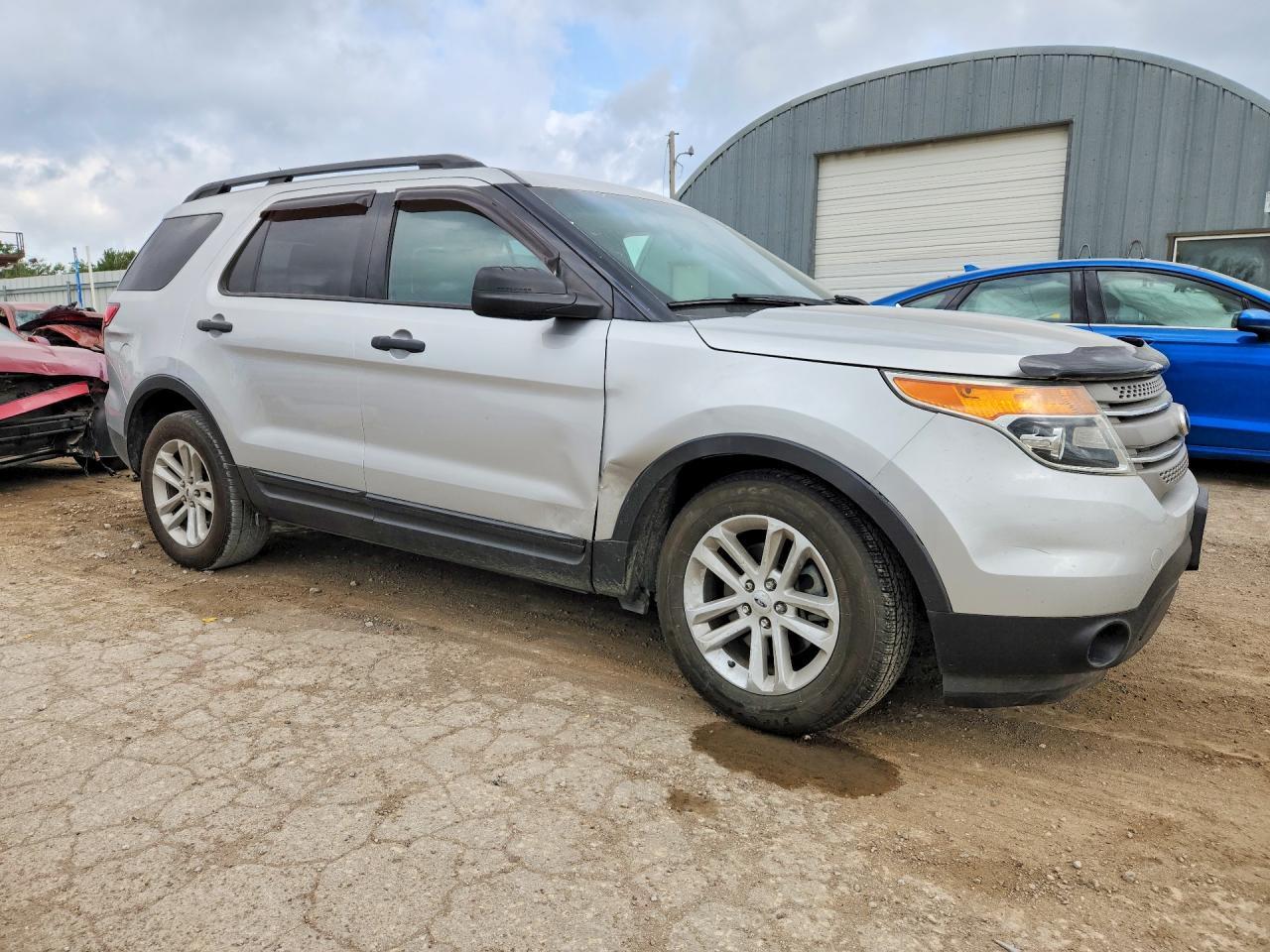 2015 Ford Explorer Xlt Fwd - Фото 4