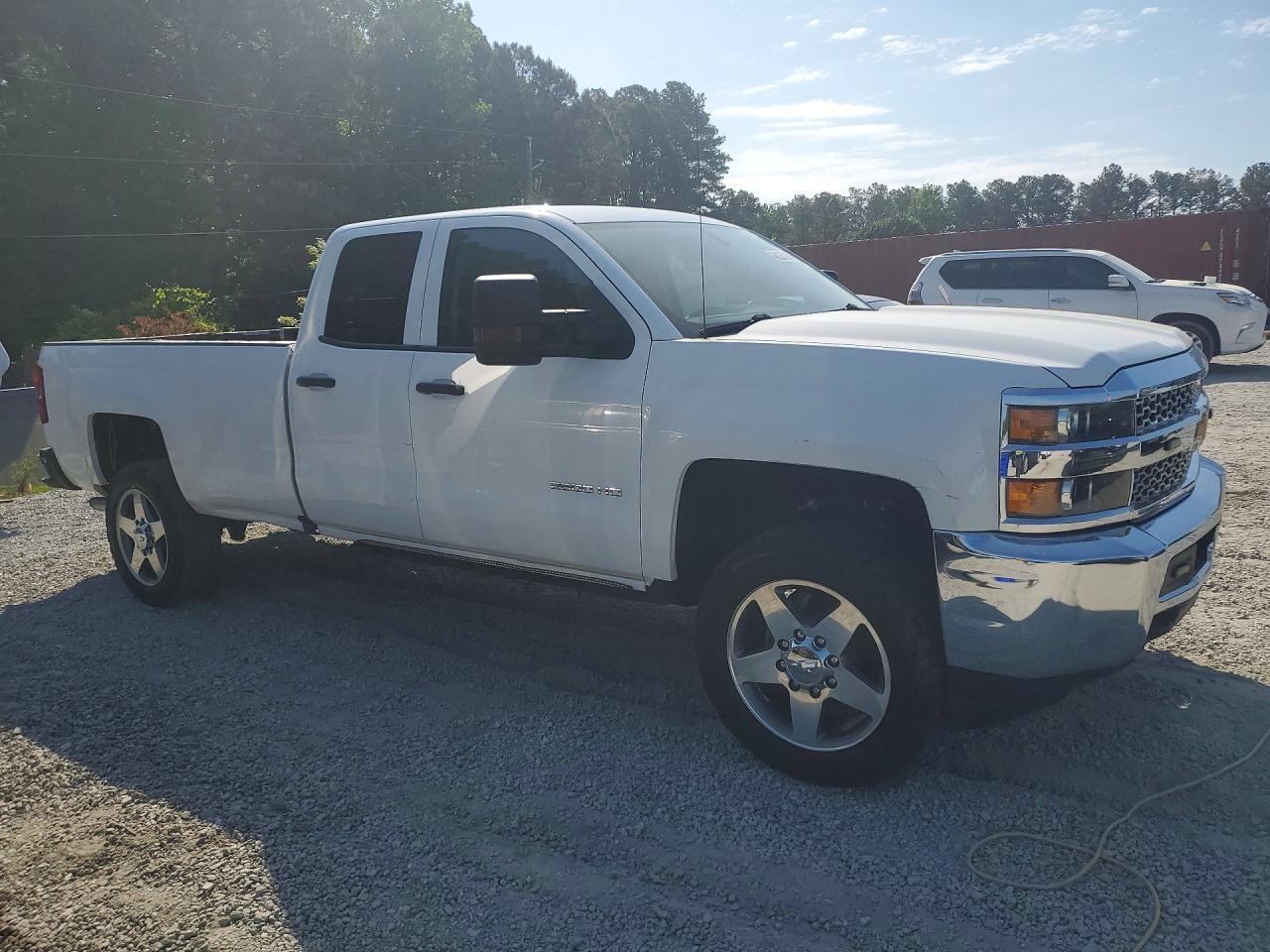 2019 Chevrolet Silverado C2500 Heavy Duty - Image 4