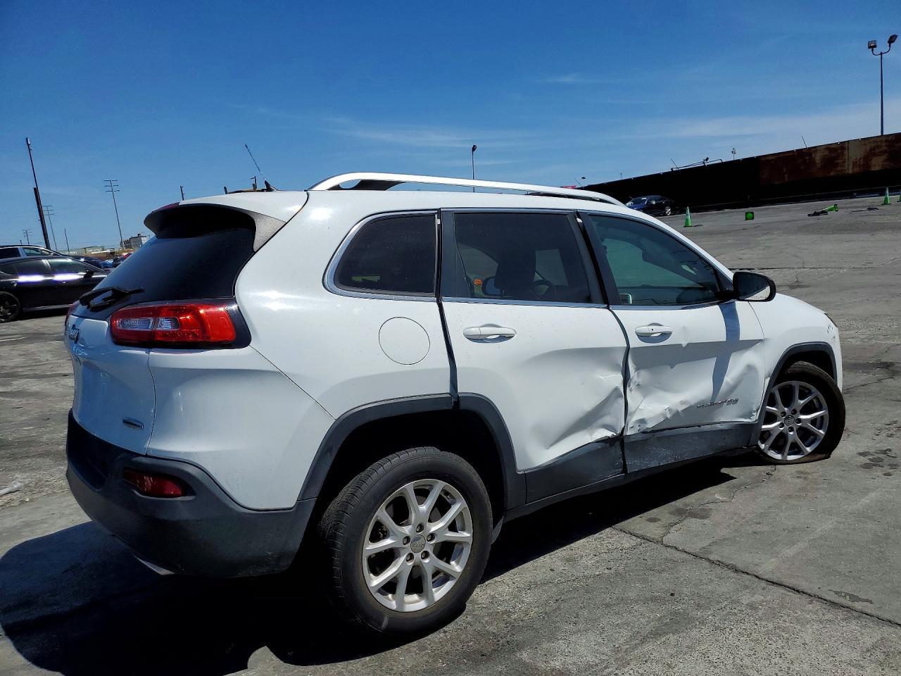 2015 Jeep Cherokee Latitude - Фото 3