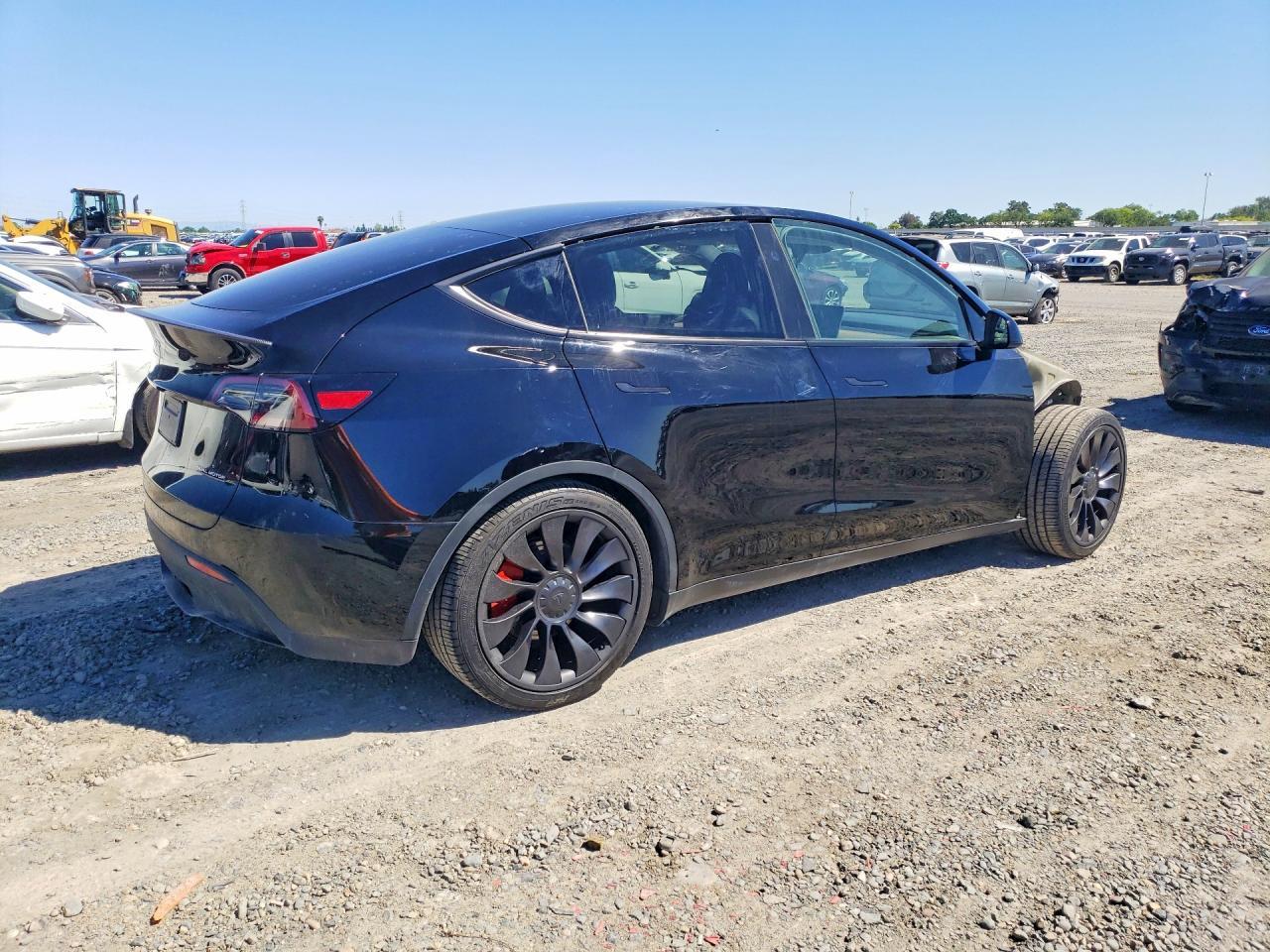 2024 Tesla Model Y - Фото 3