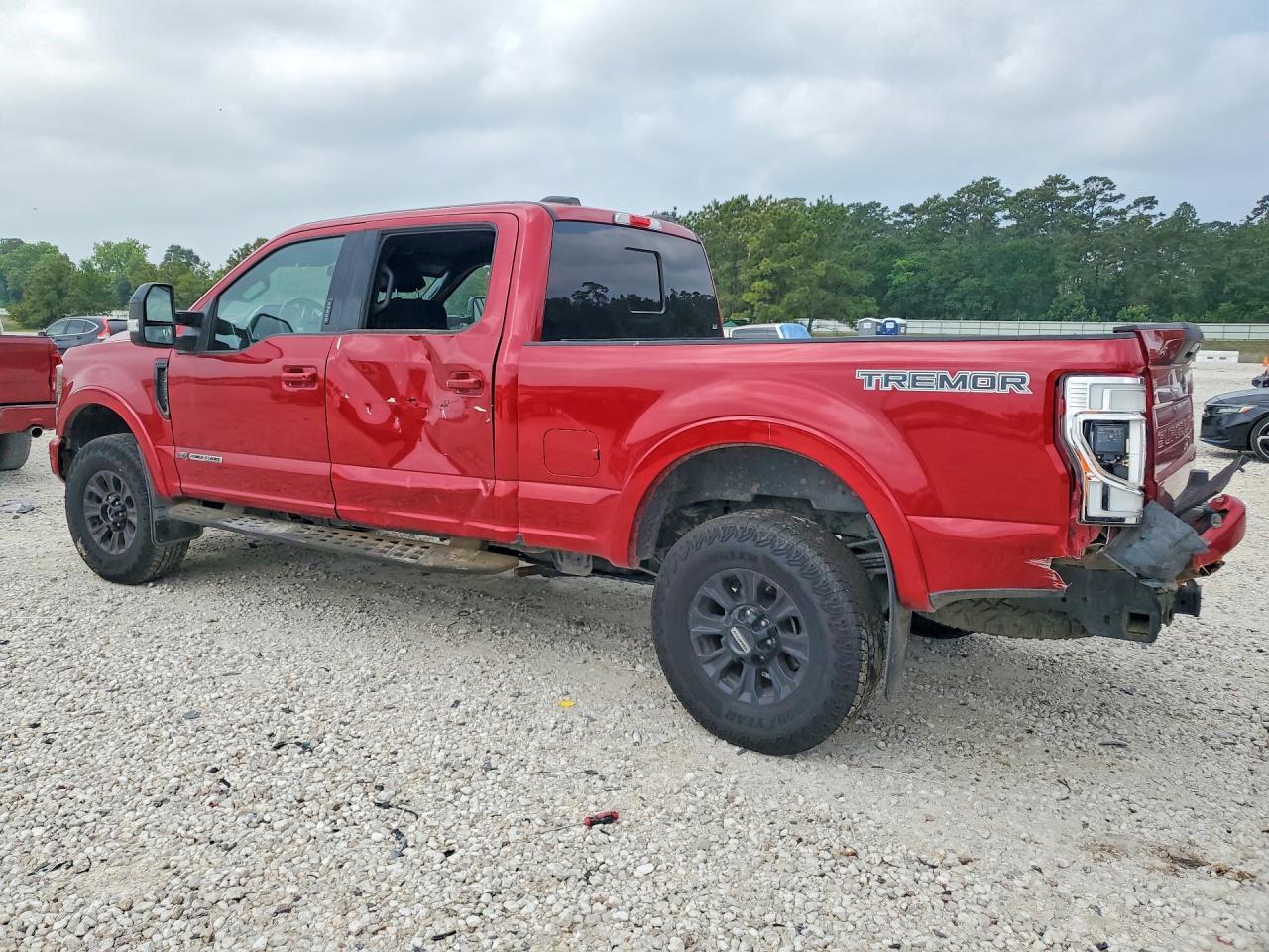2022 Ford F250 Super Duty - Image 2