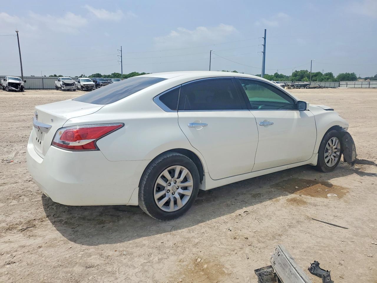 2015 Nissan Altima 2.5 S - Фото 3