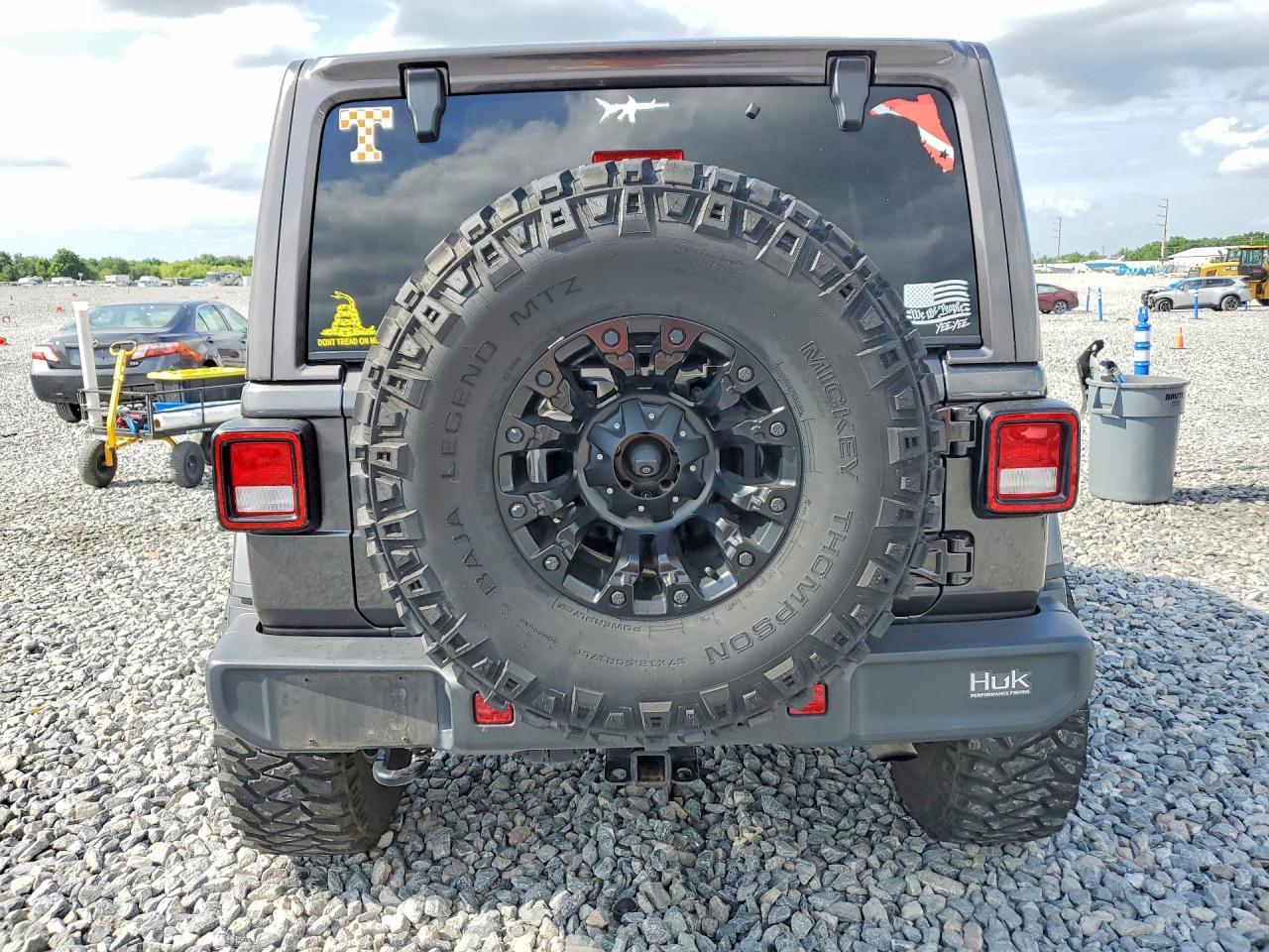 2018 Jeep Wrangler Unlimited Sahara - Image 6