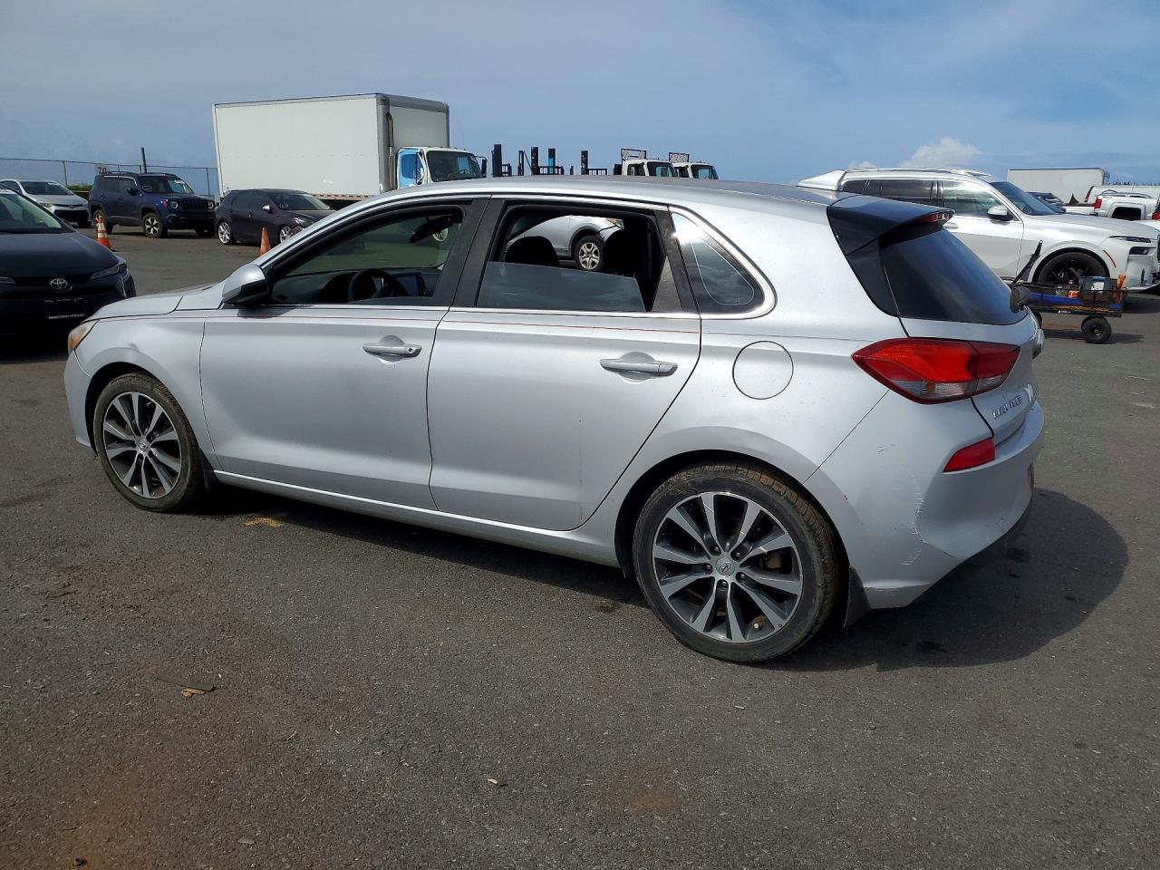 2018 Hyundai Elantra Gt Base - Фото 2