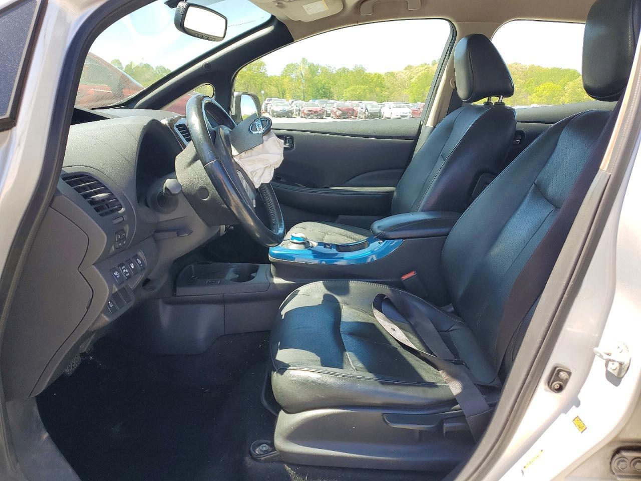 2013 Nissan Leaf S - Фото 7
