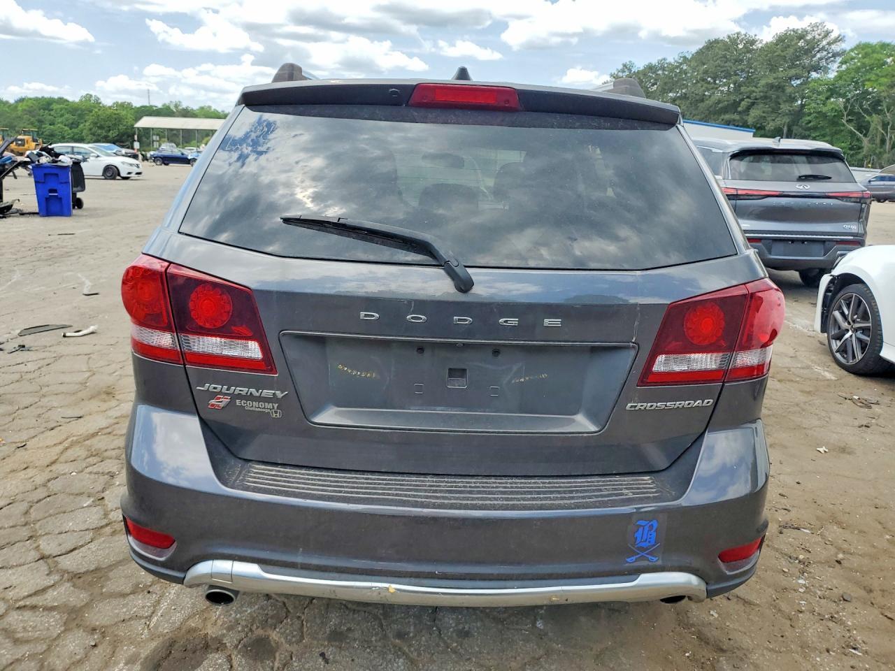 2019 Dodge Journey Crossroad - Image 6