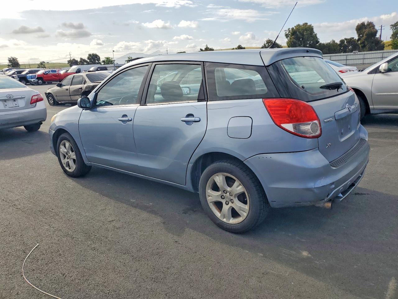 2004 Toyota Corolla Matrix Xr - Image 2