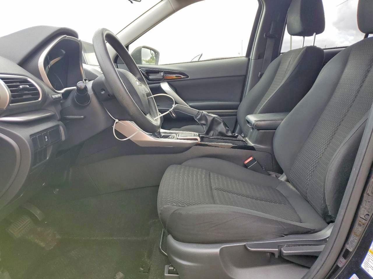 2018 Mitsubishi Eclipse Cross Le - Image 7