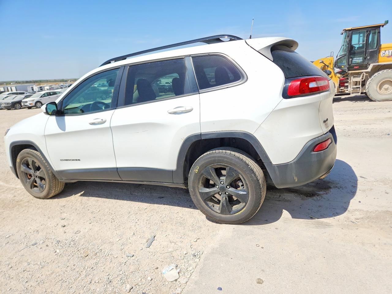 2016 Jeep Cherokee Latitude - Image 2