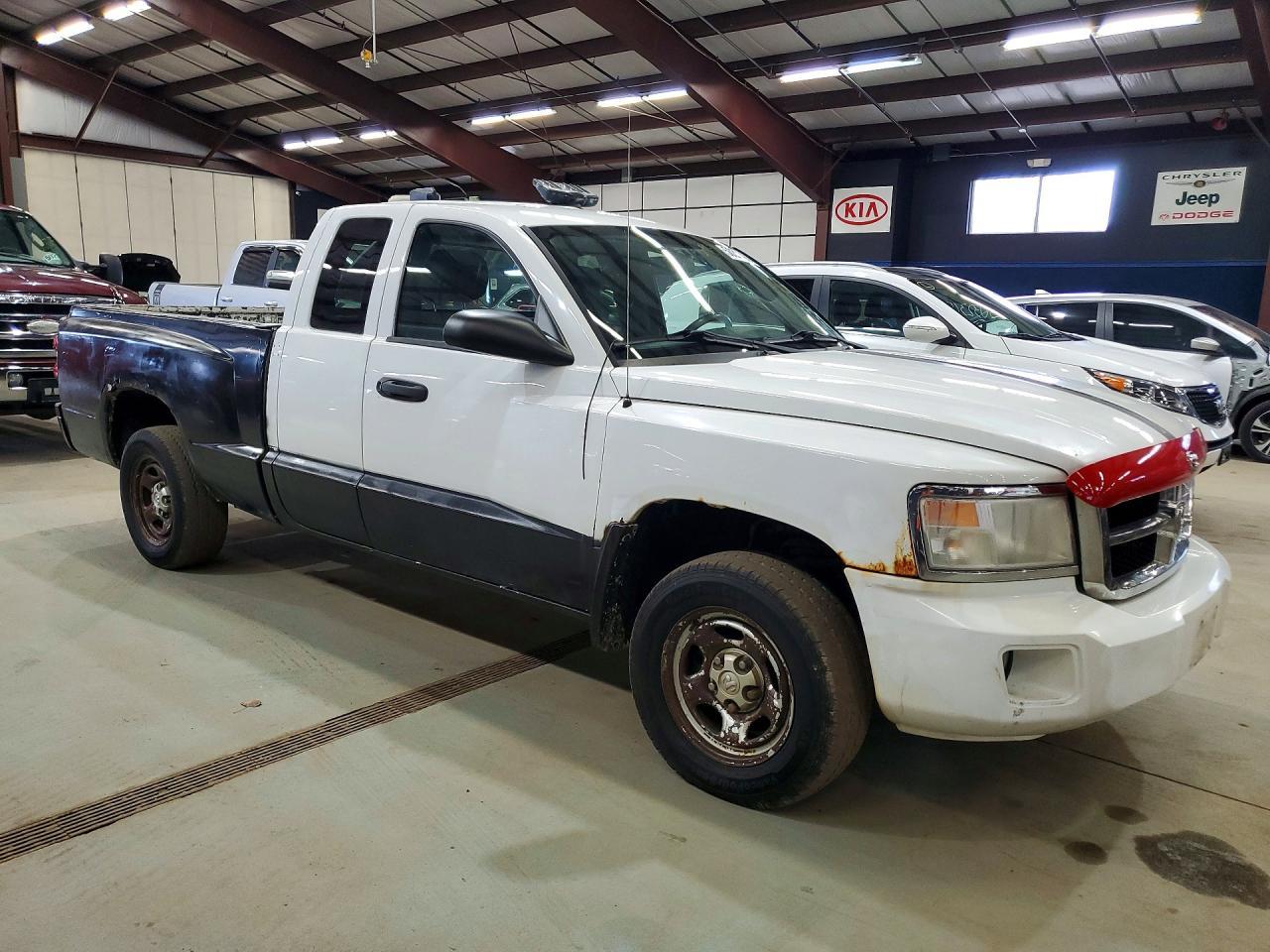 2010 Dodge Dakota St - Image 4