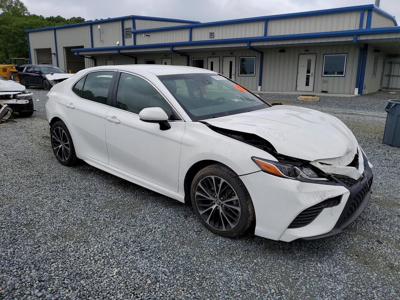 2018 Toyota Camry Se - Image 4