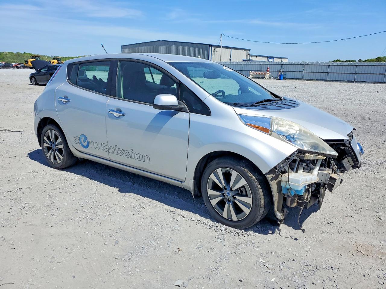 2013 Nissan Leaf S - Фото 4