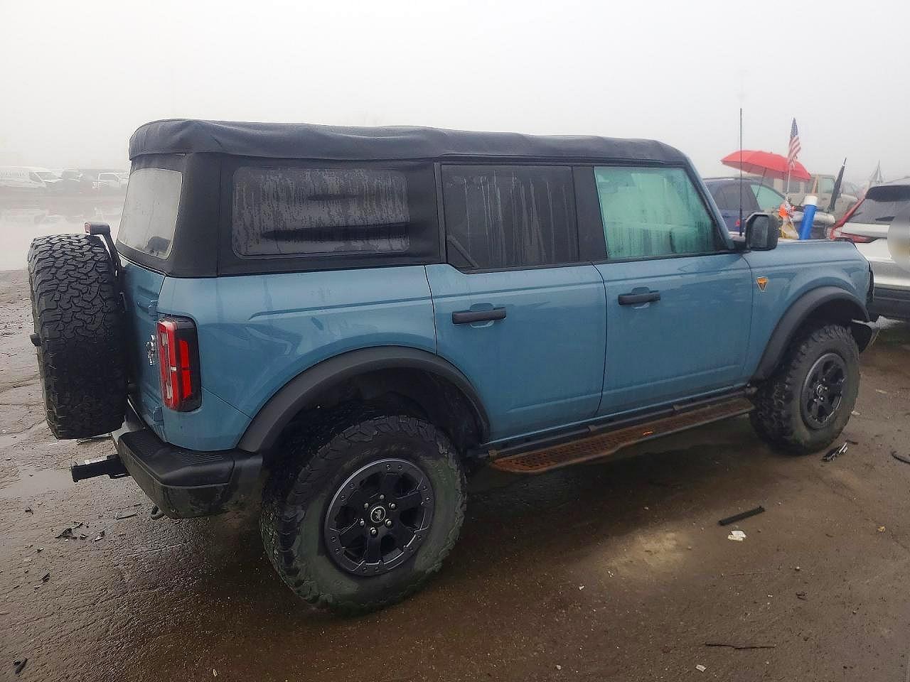 2022 Ford Bronco Base - Image 3