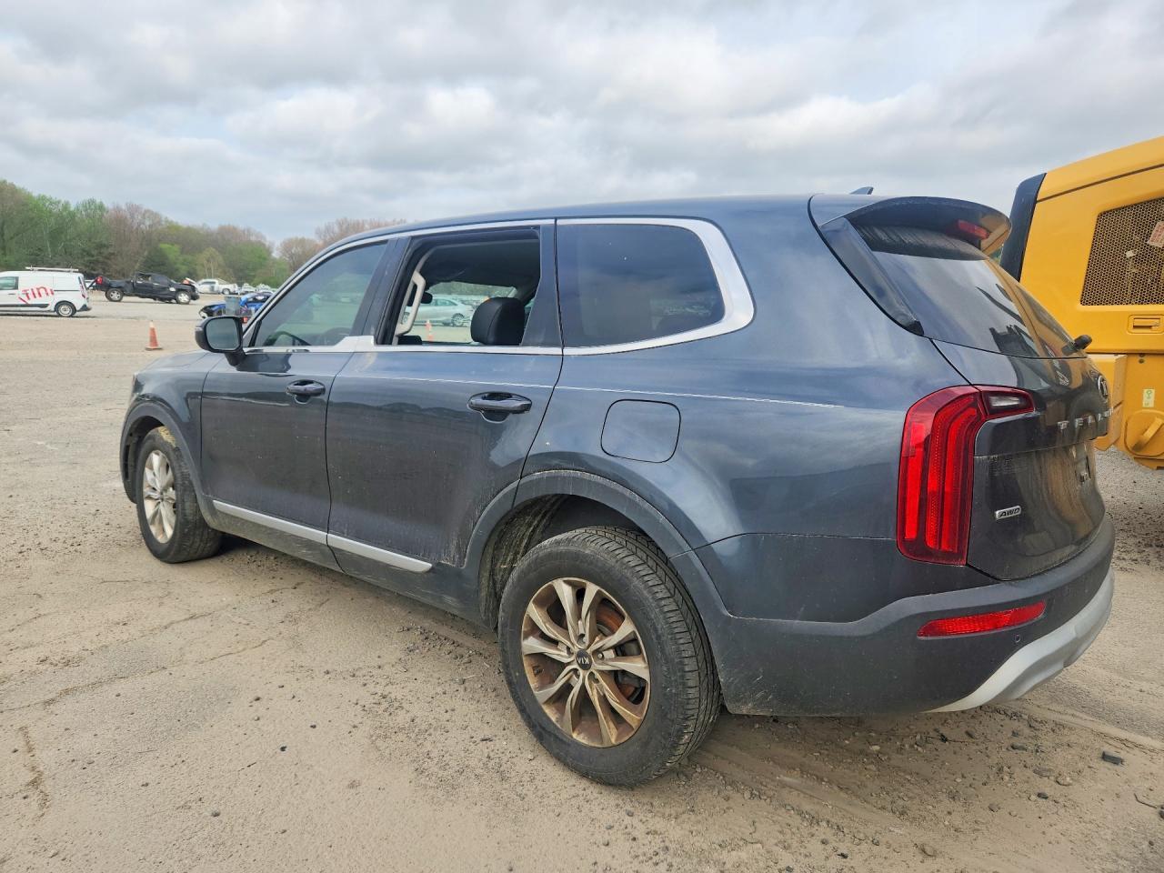 2020 Kia Telluride Lx - Image 2
