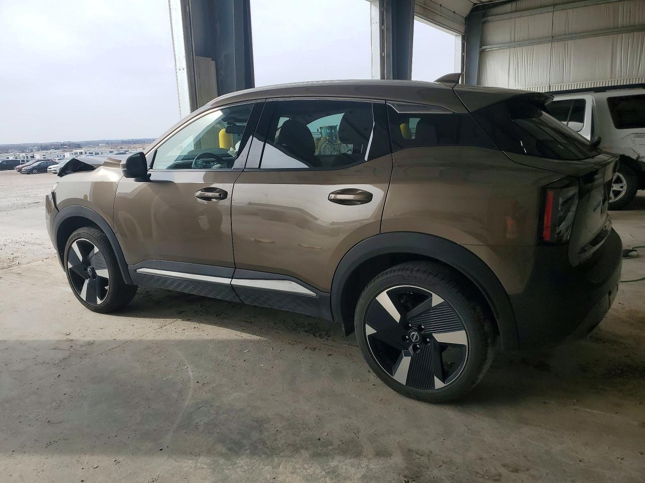 2025 Nissan Kicks Sr - Фото 2