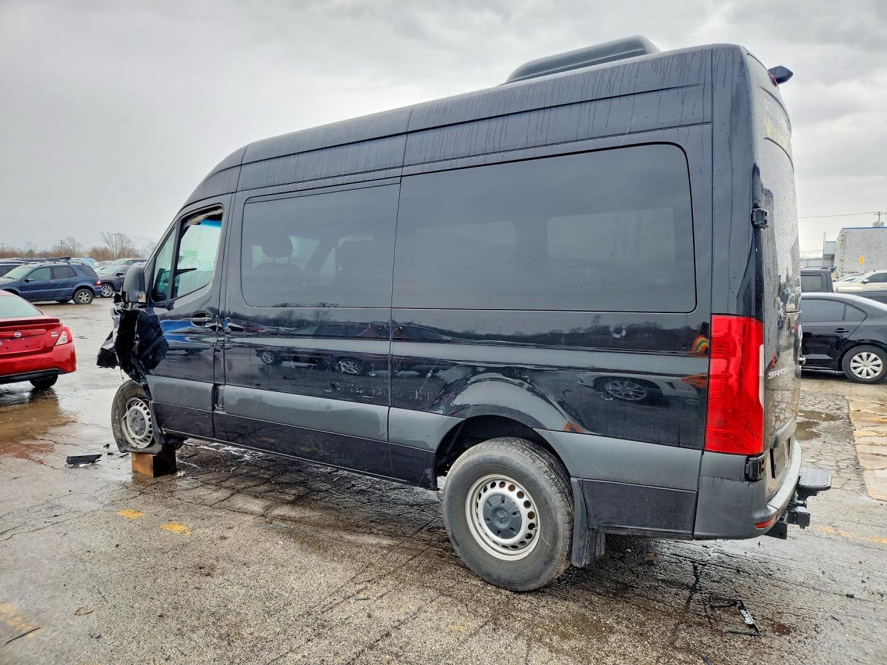 2023 Mercedes-Benz Sprinter 2500 - Фото 2