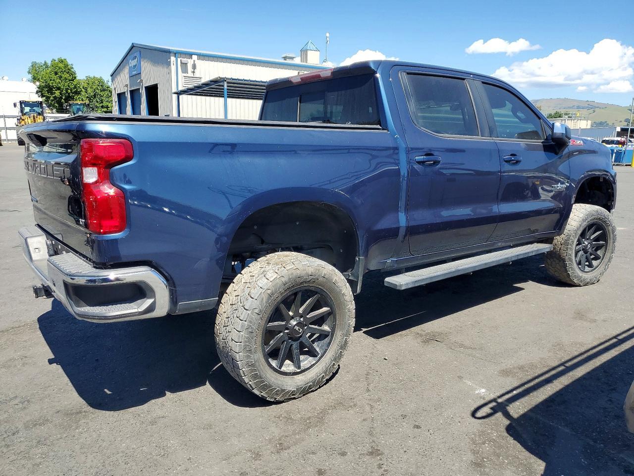 2021 Chevrolet Silverado K1500 Lt - Image 3