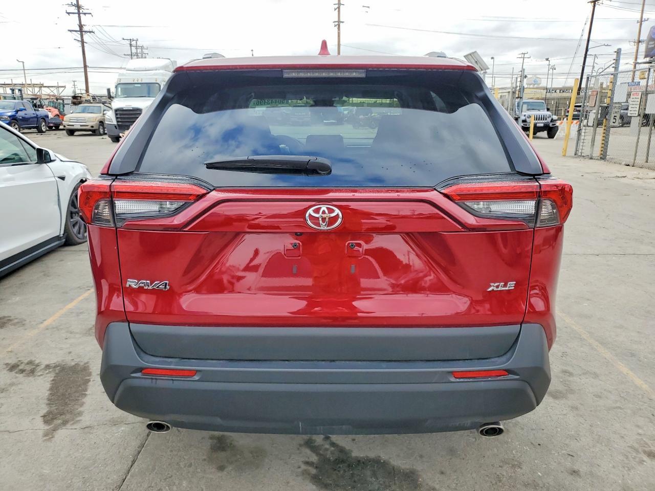 2025 Toyota Rav4 Xle - Image 6